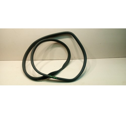 Уплотнитель двери задне левой