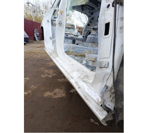 Порог со стойкой правый