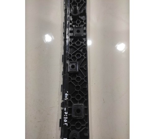 Кронштейн заднего бампера (правый)