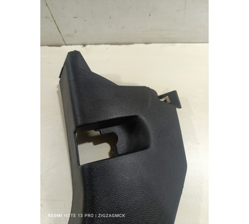 Накладка передней стойки левая нижняя