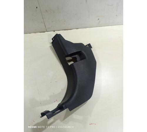 Накладка передней стойки левая нижняя