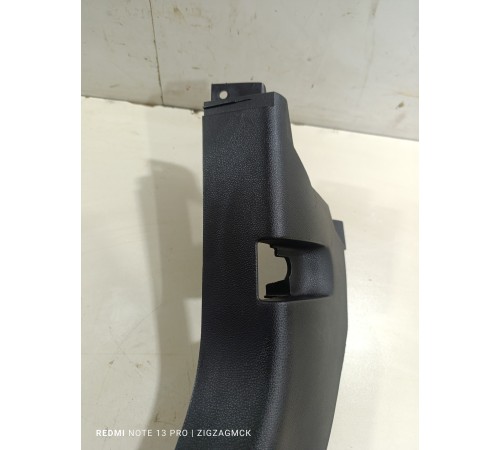 Накладка передней стойки левая нижняя