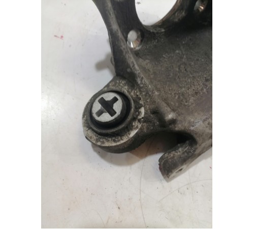 Кулак поворотный задний правый