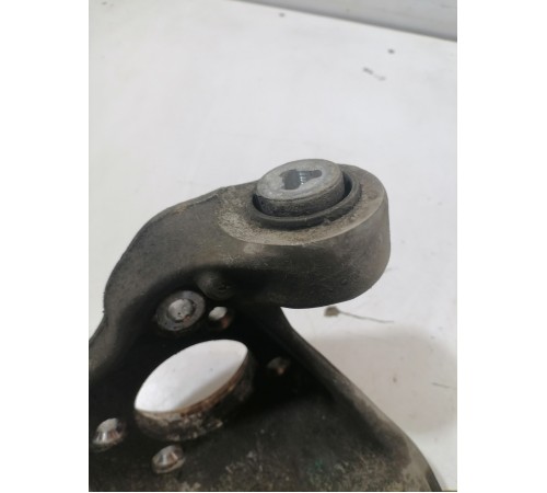 Кулак поворотный задний правый