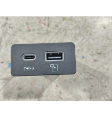Разъем USB (двойной)