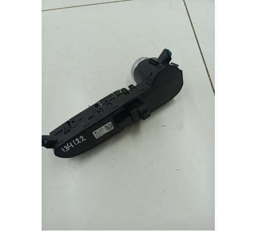 Блок кнопок многофункциональных центральной консоли левый