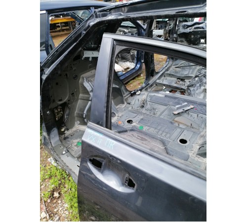 Дверь передняя правая