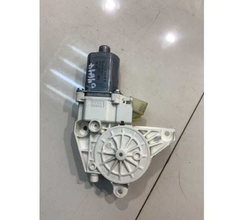 Моторчик стеклоподъемника (передний, правый)