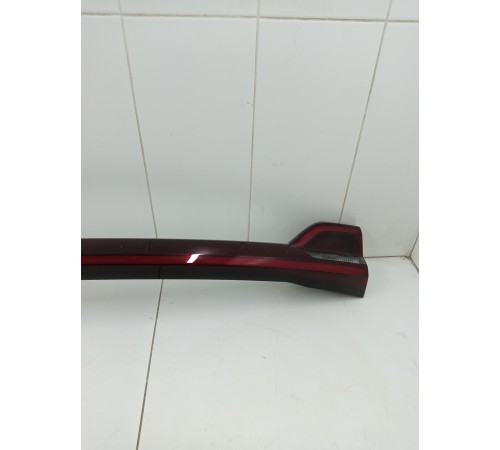 Фонарь задний в дверь багажника