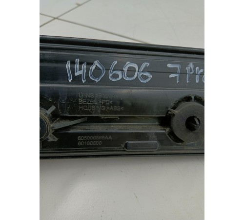 Фонарь задний в дверь багажника