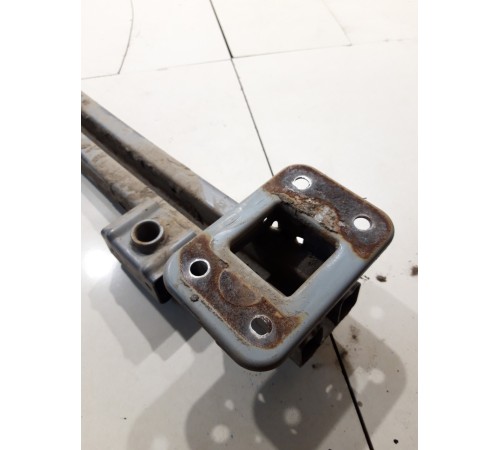 Усилитель заднего бампера