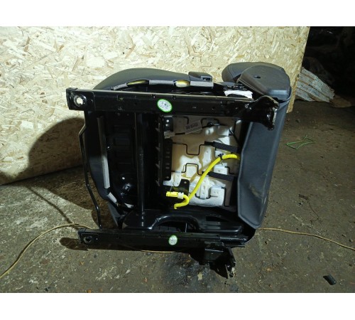 Сиденье переднее правое