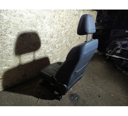 Сиденье переднее правое