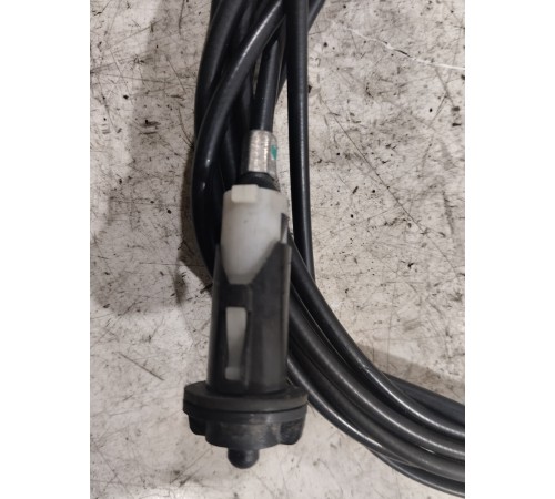 Трос открывания лючка бензобака