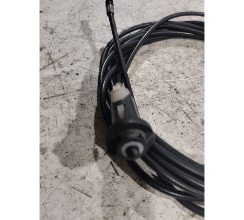 Трос открывания лючка бензобака