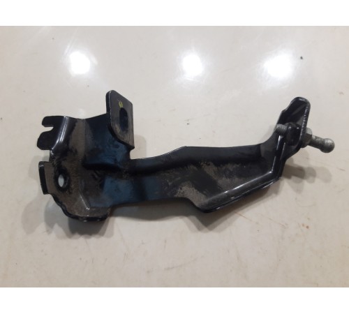 Кронштейн кузова