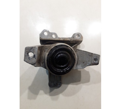 Опора двигателя (правая)