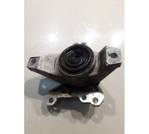 Опора двигателя (правая)