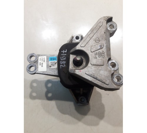 Опора двигателя (правая)