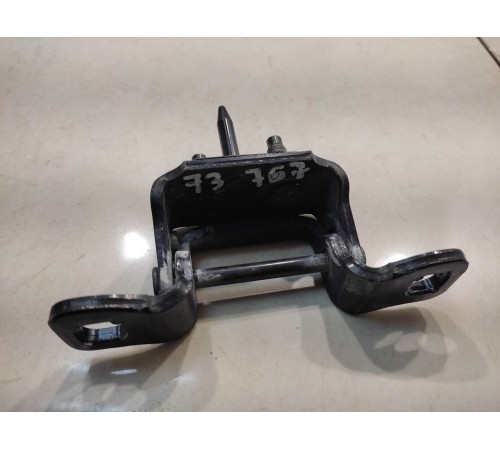 Петля двери багажника (правая)