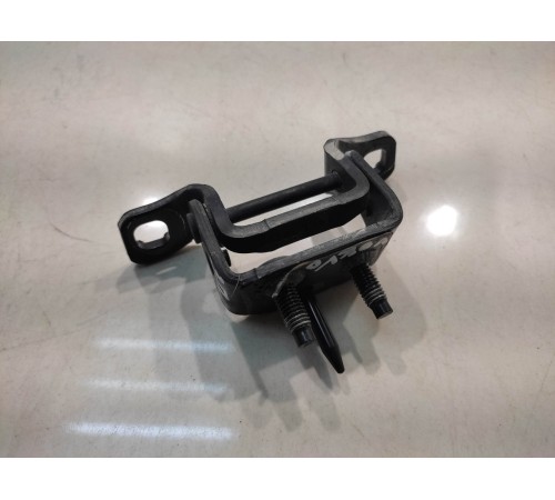 Петля двери багажника (правая)