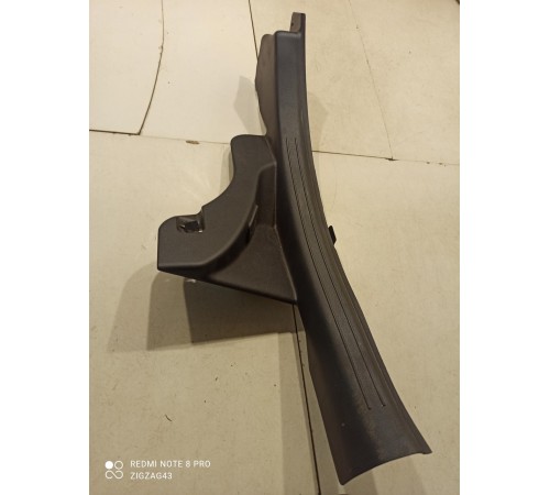 Накладка порога(задняя левая внутренняя)