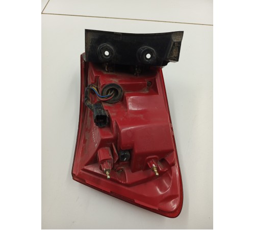 Фонарь задний левый наружный