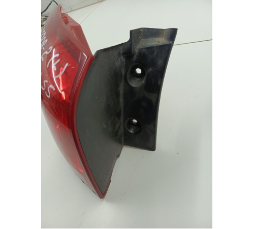 Фонарь задний левый наружный