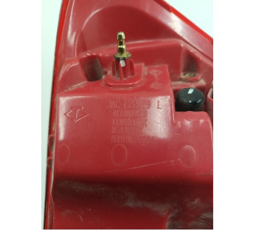 Фонарь задний левый наружный