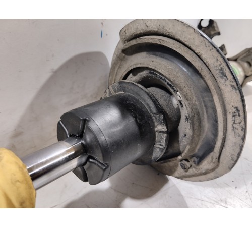 Амортизатор подвески передний правый