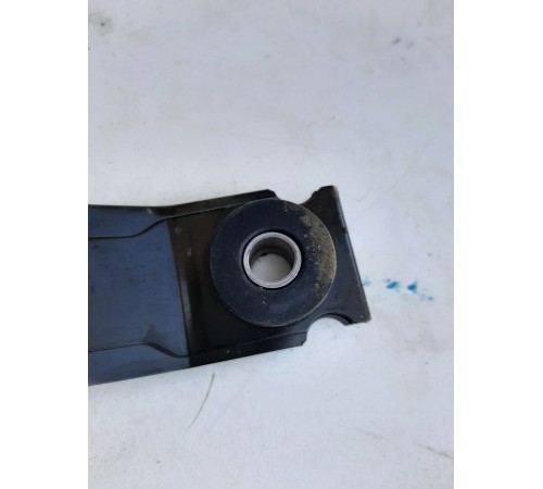 Крепление топливного бака центральное