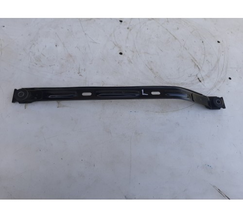 Крепление топливного бака центральное