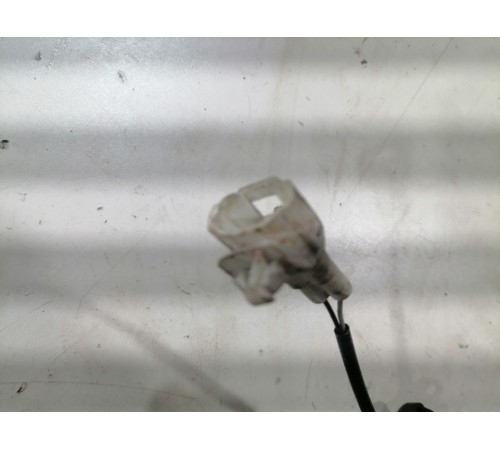 Замок капота