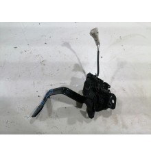 Замок капота