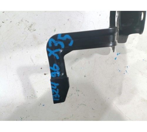 Замок капота