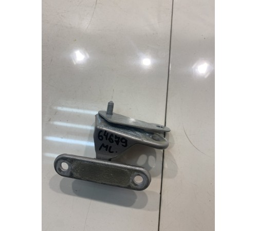 Петля двери (задняя, правая, верхняя)