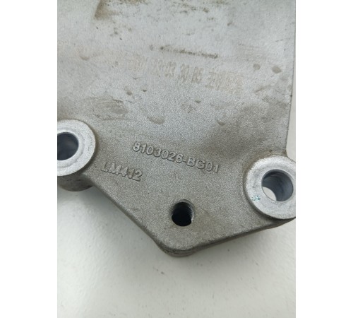 Кронштейн крепление генератора