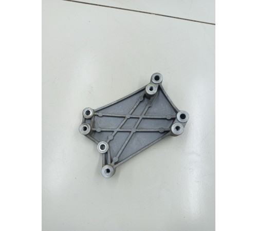 Кронштейн крепление генератора