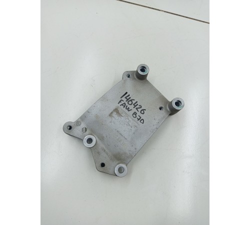 Кронштейн крепление генератора