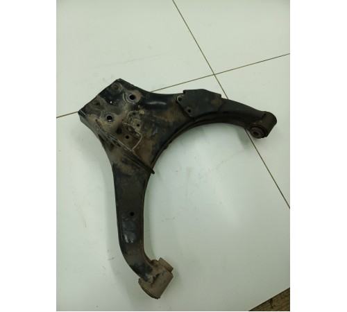 Рычаг подвески передний правый нижний