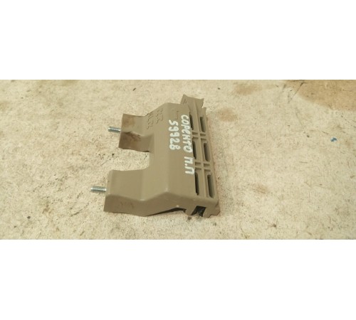 Направляющая стекла двери передней правой