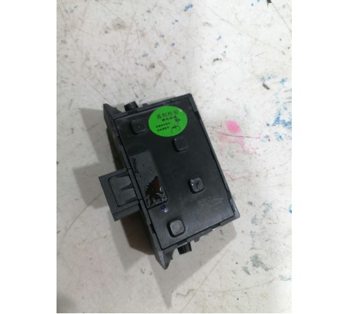 Кнопка обогрева сидений