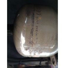 Воздушный ресивер гидравлической системы с клапаном