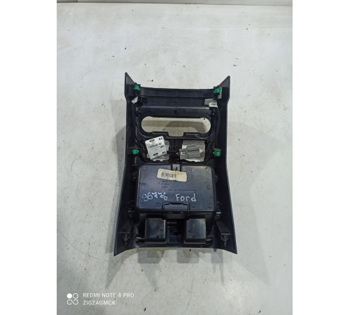 Накладка центральной консоли задняя