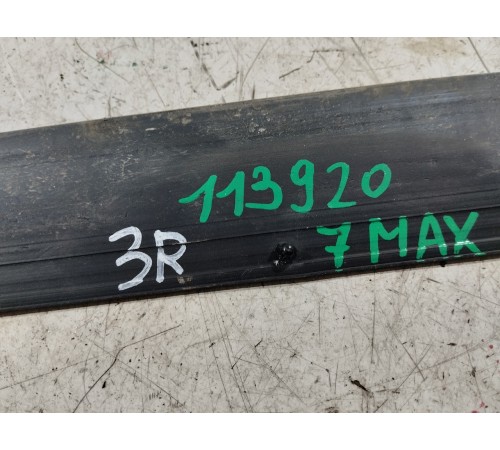 Уплотнитель двери задний правый