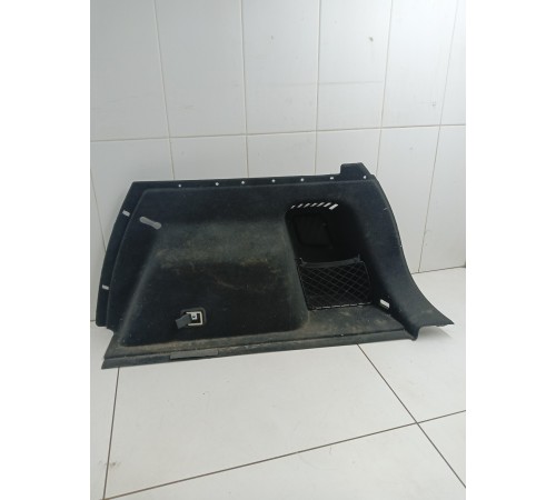 Обшивка багажника правая