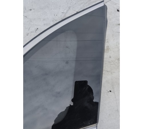Глухое стекло заднее правое