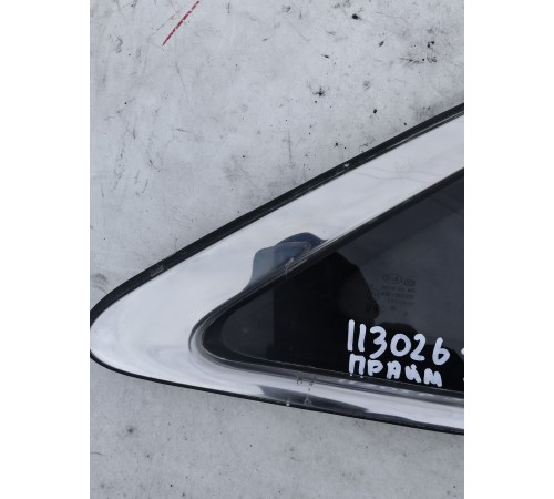 Глухое стекло заднее правое