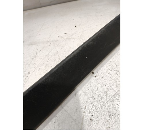 Обшивка (накладка) стойки передняя левая