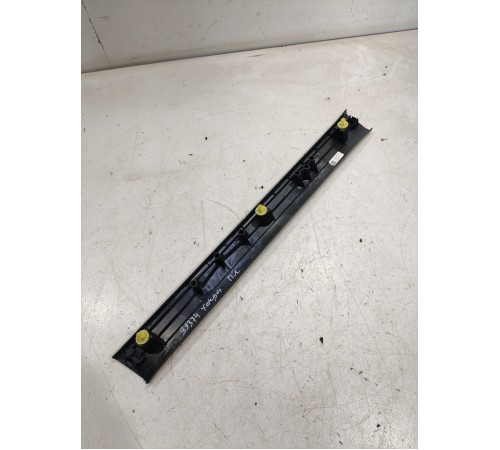 Обшивка (накладка) стойки передняя левая